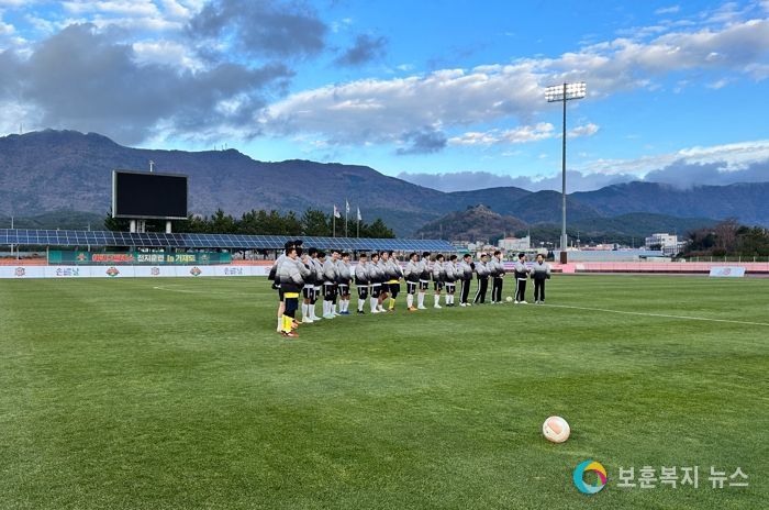 JTBC 인기예능 ‘뭉쳐야찬다 2’ 거제 스포츠파크에서 동계 전지훈련