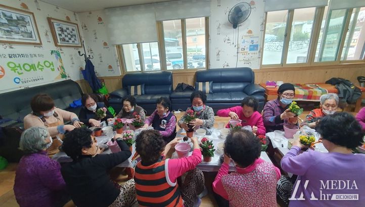 임실군노인종합복지관, 원데이클래스 원예수업 진행
