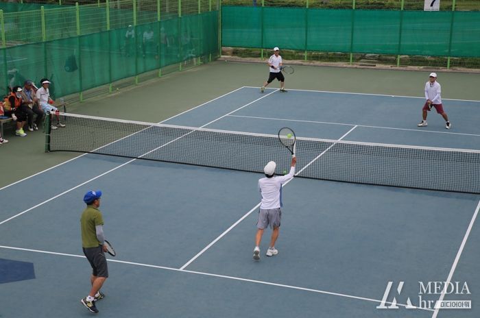 전국 테니스 동호인, 산청군에 집결! 군, 천왕봉배 테니스대회 개최