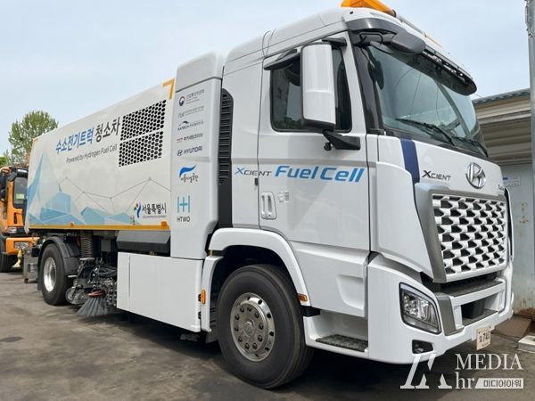 서울시설공단, 올림픽대로 등 자동차전용도로에 4일부터 수소 노면 청소차 운행