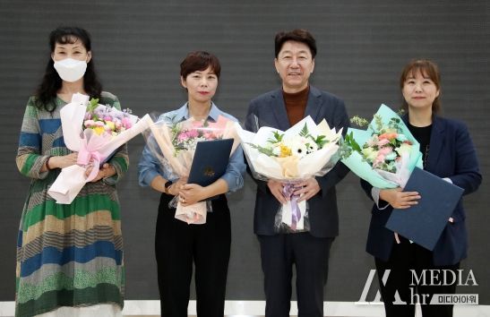 전주시, 어버이날 앞두고 어르신 효도잔치 열려