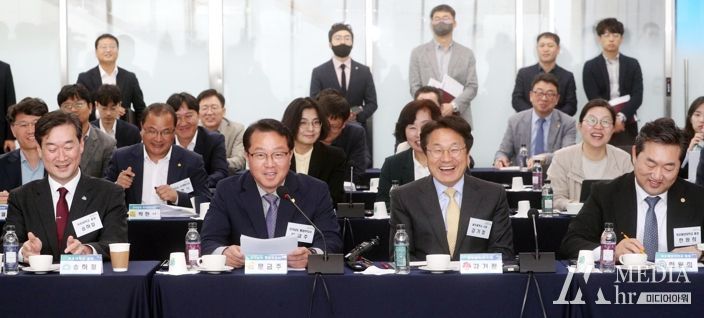 교육부장관과 지역대학 총장 및 지자체장과 간담회