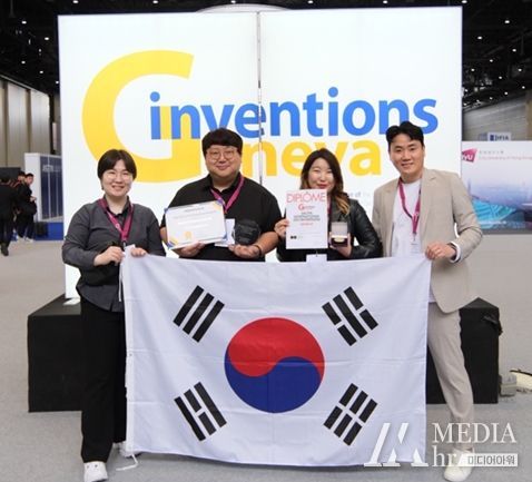 주식회사 동남리얼라이즈 대표와 직원들.