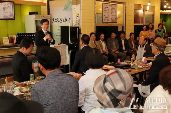 박병규 광산구청짱 수완동 경로당 ‘효도잔치’ 방문