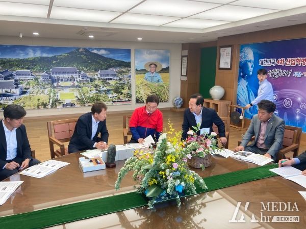 박현국 봉화군수, 이철우 경북도지사 만나 주요 사업 건의