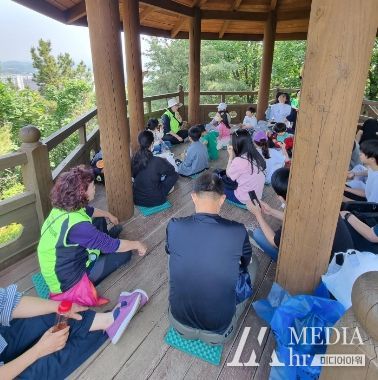 남양주시 다산2동 지역사회보장협의체,황금산 둘레길 힐링 프로그램 추진