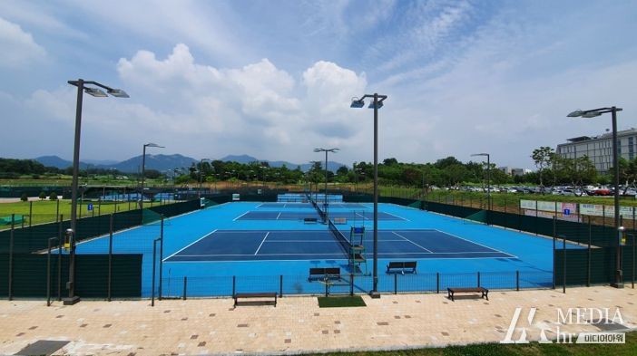 완주군에 국제 테니스 선수 몰려든다