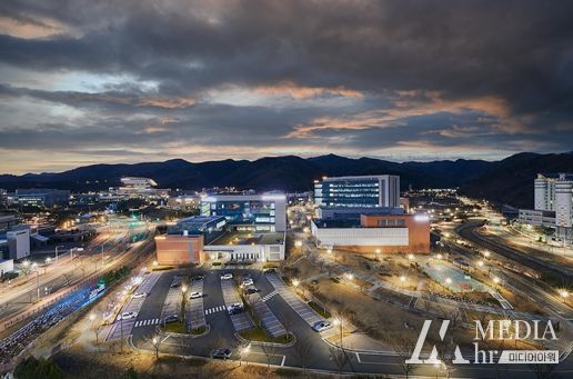 케이메디허브는 과기부 주관 인공지능 활용 신약 발굴 사업을 통해 산ㆍ학ㆍ연의 인공지능 신약을 발굴 지원한다. 사진은 케이메디허브 전경