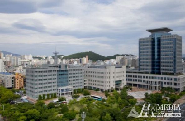 울산시청사
