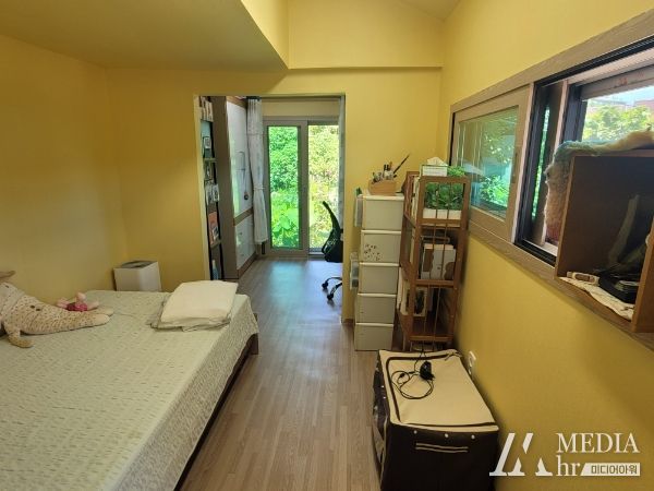 장흥군, 지역 아동 11가정에 공부방 선물