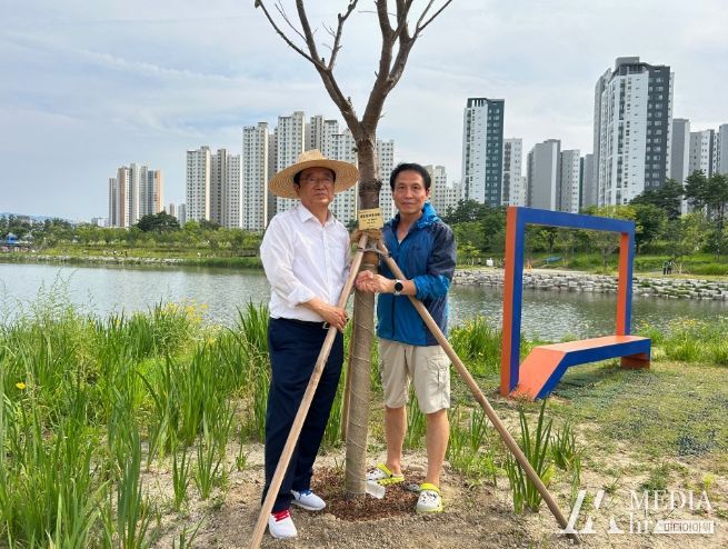 하남시 미사호수공원 벚나무 주인이 되어주세요