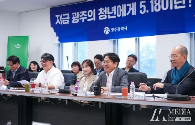 강기정 시장, 5·18민주화운동 44주년 앞두고 청년세대와 월요대화