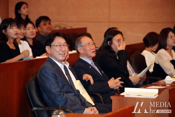 전주시 노인 취업 욕구 실태와 미래 방향성 논의